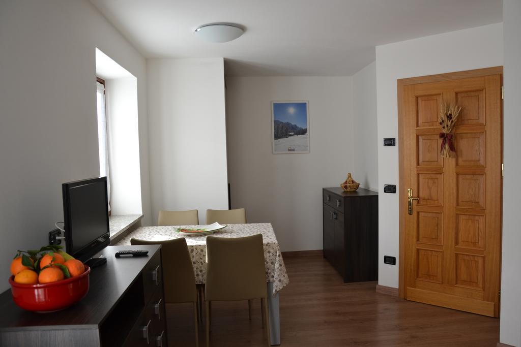 Casa Olivati Lägenhet Pellizzano Rum bild